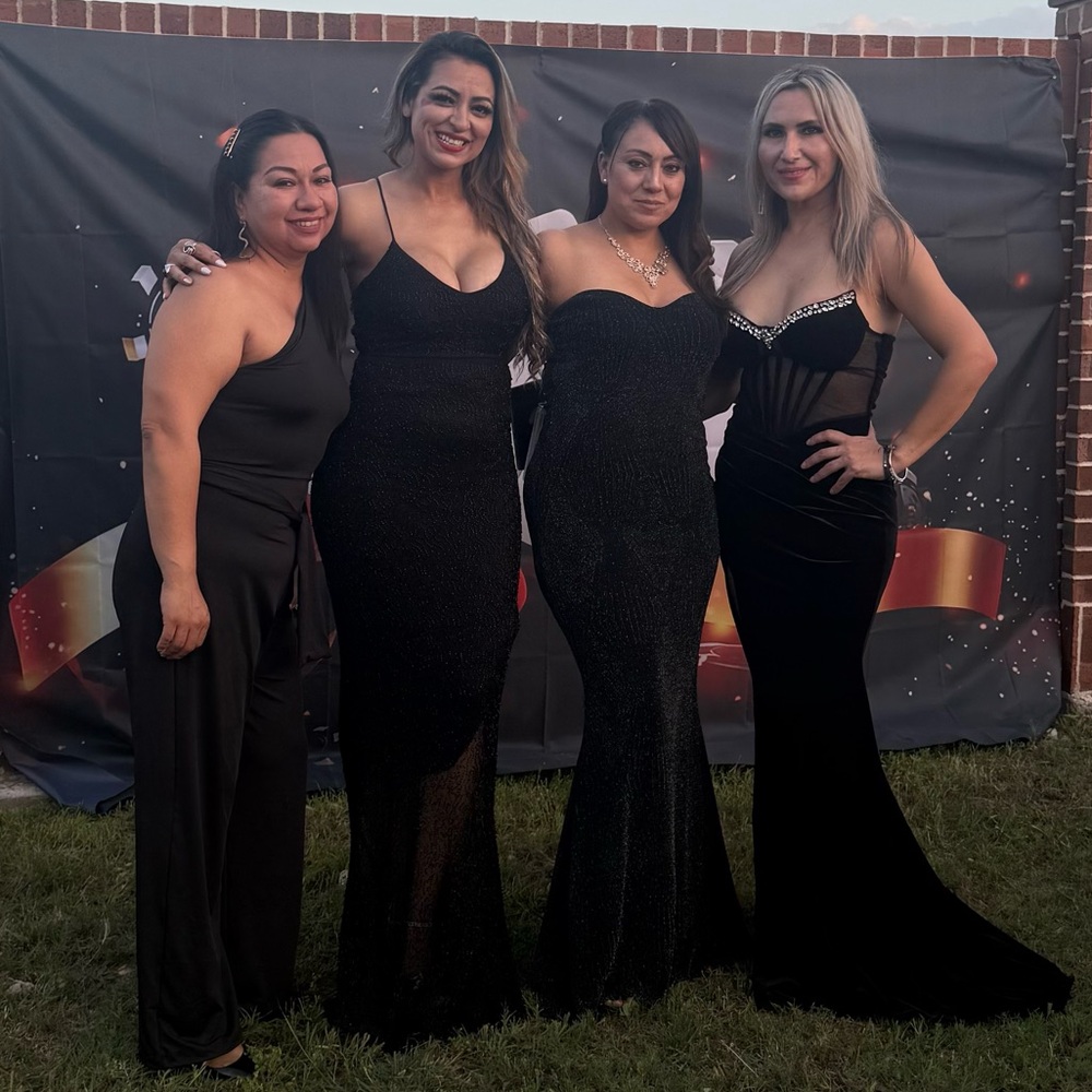 Windsor Elegant Black Prom Dresses